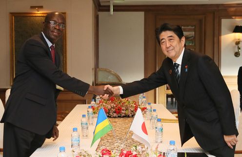 Photograph of the Japan-Rwanda Summit Meeting