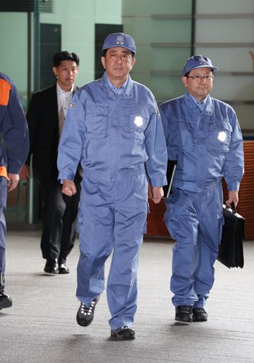 Photograph of the Prime Minister walking to the assembling point