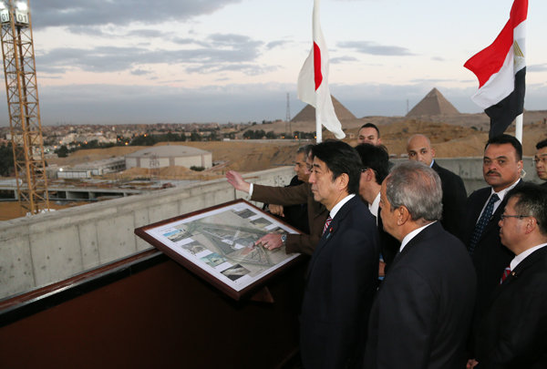 Photograph of the Prime Minister visiting the Grand Egyptian Museum construction site