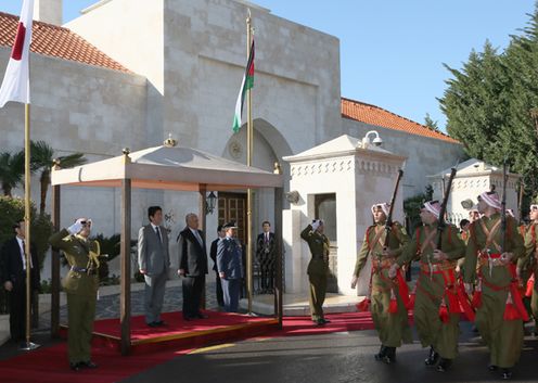 Photograph of the welcome ceremony (2)