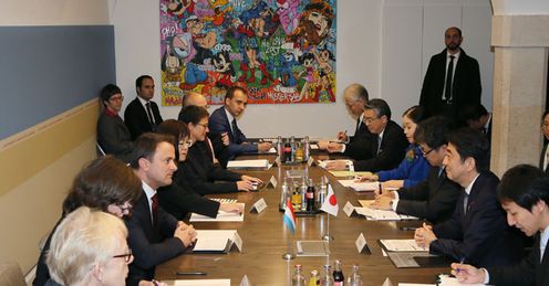 Photograph of the Japan-Luxembourg Summit Meeting