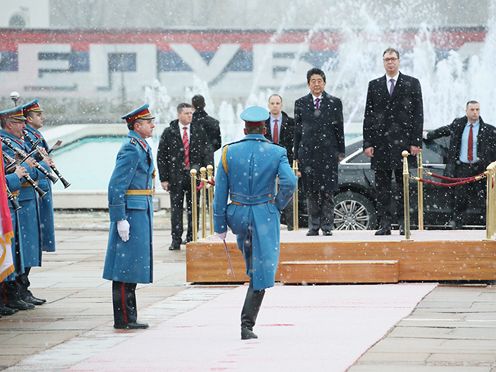 Photograph of the Prime Minister attending the welcome ceremony (2)