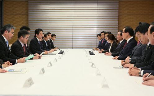 Photograph of the Prime Minister receiving the courtesy call