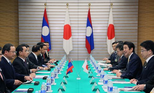 Photograph of the Japan-Laos Summit Meeting