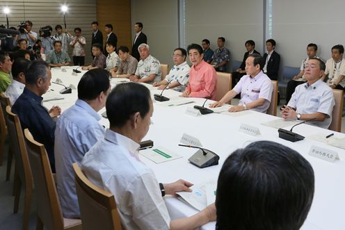 Photograph of the Prime Minister delivering an address (2)