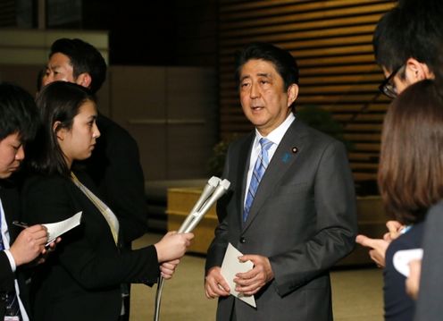 Photograph of the Prime Minister holding the press occasion (1)