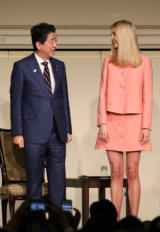 Photograph of Prime Minister Abe shaking hands with Ms. Ivanka Trump, Advisor to the President of the U.S. (2)