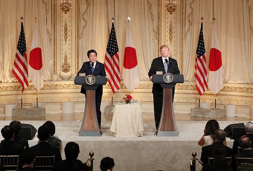 Photograph of the Japan-U.S. joint press conference