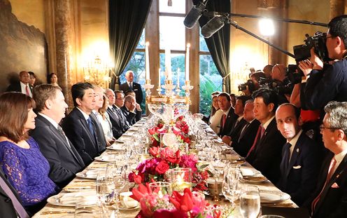 Photograph of the dinner with the President and First Lady of the United States