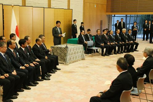 Photograph of the Prime Minister delivering an address (2)