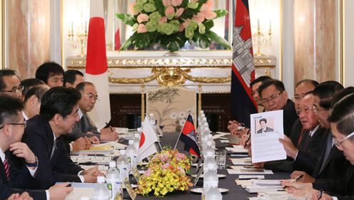 Photograph of the Japan-Cambodia Summit Meeting