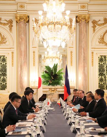 Photograph of the Japan-Philippines Summit Meeting