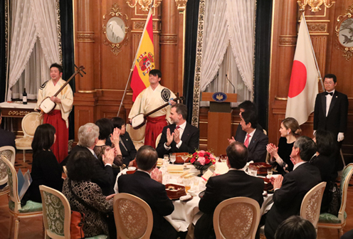 Photograph of the banquet hosted by the Prime Minister and Mrs. Abe