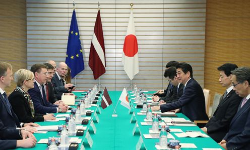 Photograph of the Japan-Latvia Summit Meeting