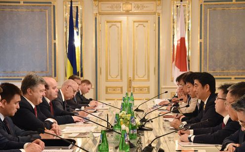 Photograph of the Japan-Ukraine Summit Meeting