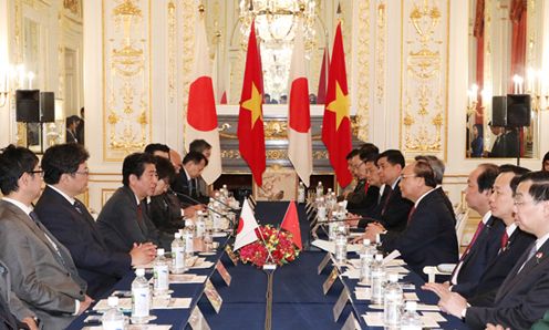 Photograph of the Japan-Viet Nam Summit Meeting