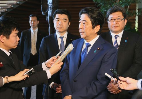 Photograph of the Prime Minister holding the press occasion (2)