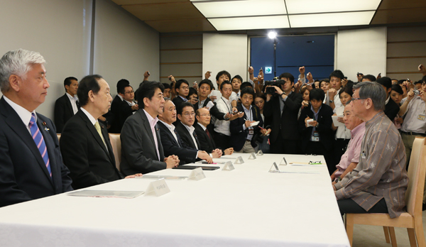 Photograph of the Prime Minister attending the consultations