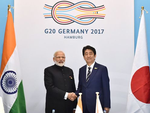 Photograph of the Japan-India Summit Meeting (pool photo) (1)