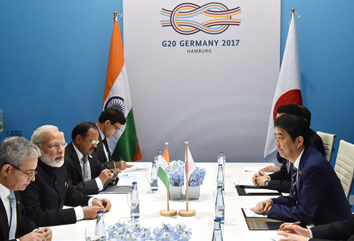 Photograph of the Japan-India Summit Meeting (pool photo) (2)