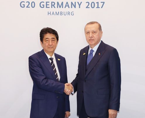 Photograph of the Japan-Turkey Summit Meeting (1)