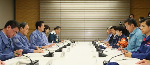 Photograph of the First Joint Meeting of the Nuclear Emergency Response Headquarters and the Emergency Disaster Response Headquarters (1)