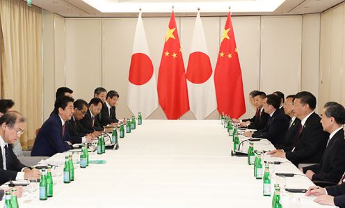 Photograph of the Japan-China Summit Meeting (2)