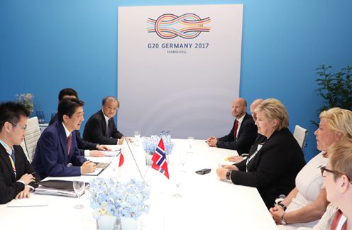 Photograph of the Japan-Norway Summit Meeting (2)