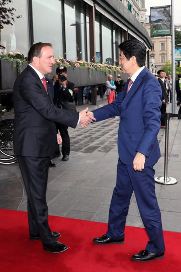 Photograph of the Prime Minister being welcomed by the Prime Minister of Sweden
