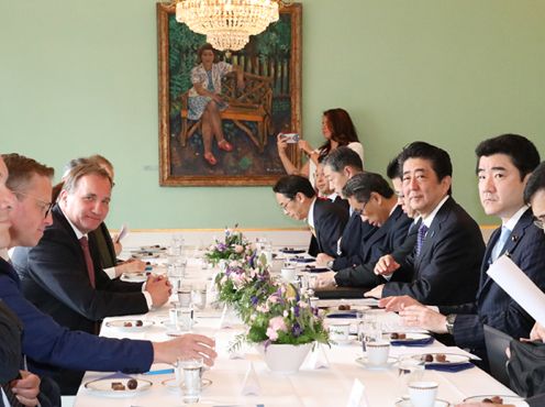Photograph of the Japan-Sweden Summit Meeting