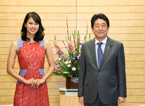 Photograph of the Prime Minister receiving the courtesy call (1)