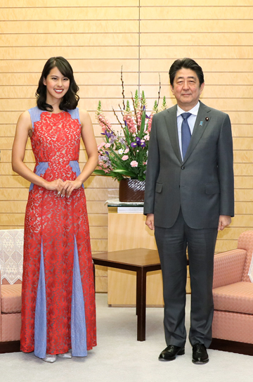 Photograph of the Prime Minister receiving the courtesy call (3)