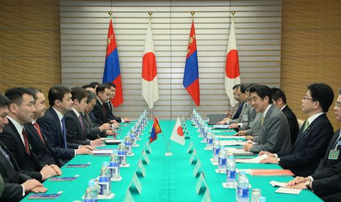 Photograph of the Japan-Mongolia Summit Meeting