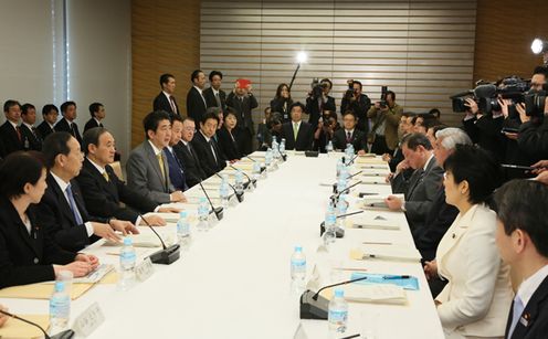 Photograph of the Prime Minister making a statementb (2)