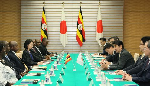 Photograph of the Japan-Uganda Summit Meeting