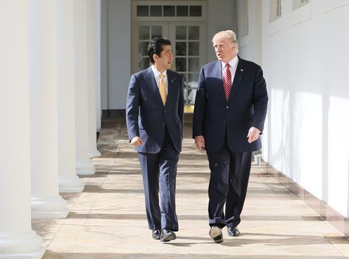 Photograph of the leaders attending the Japan-U.S. joint press conference