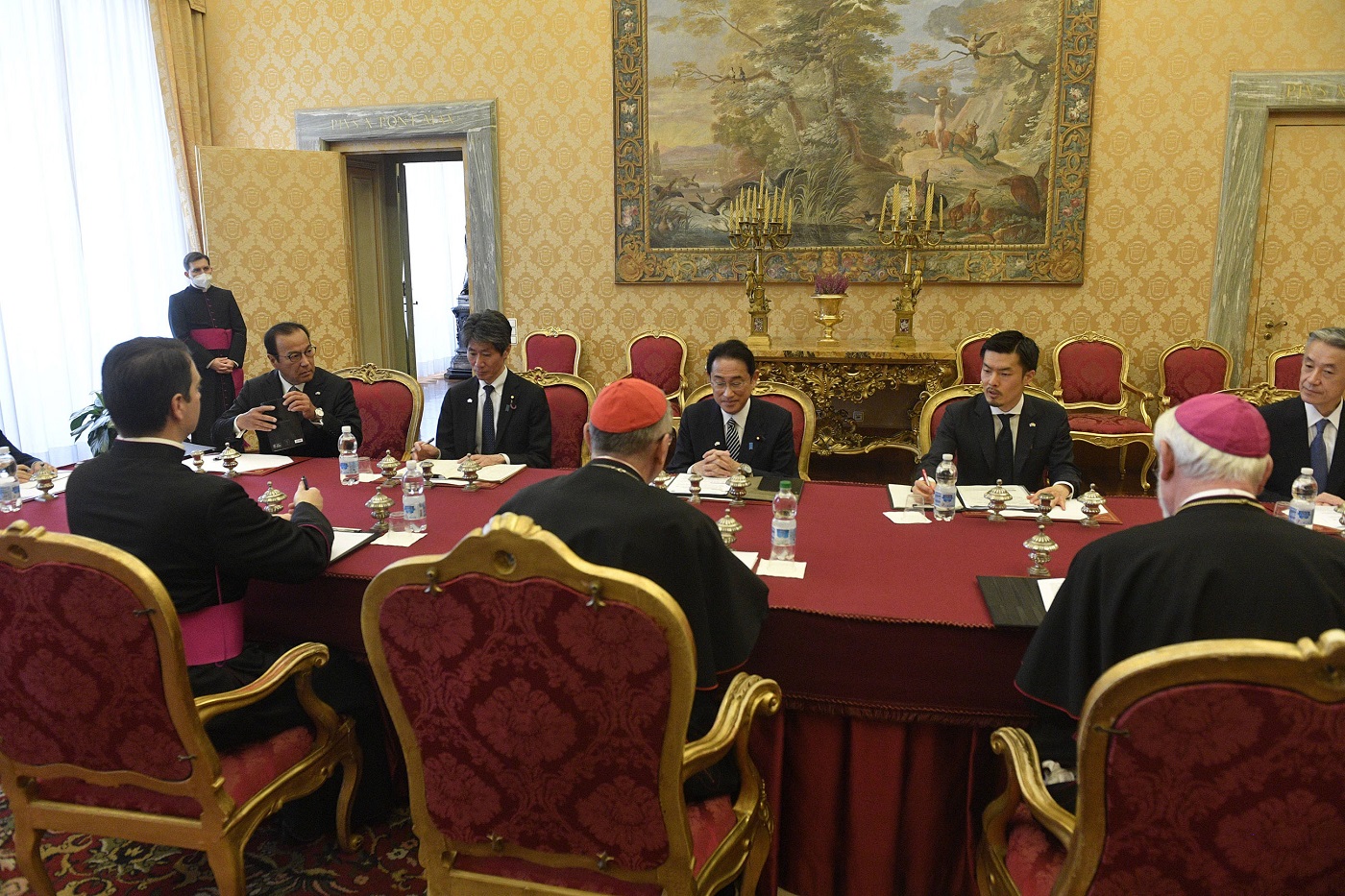 Photograph of the Japan-Vatican Summit Meeting (photo courtesy of VaticanMedia) (2)