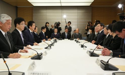 Photograph of the Prime Minister delivering an address (2)