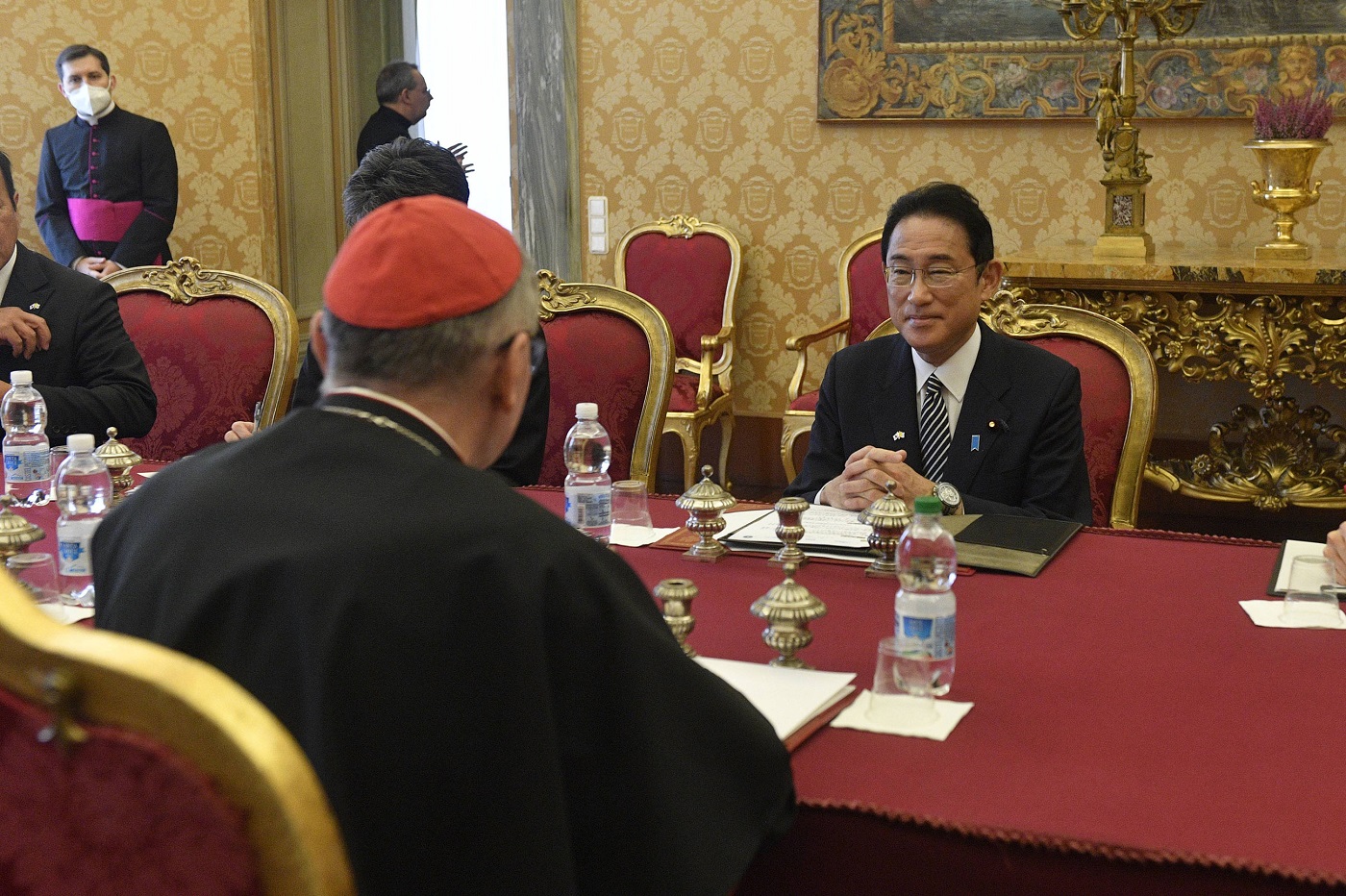 Photograph of the Japan-Vatican Summit Meeting (photo courtesy of VaticanMedia) (3)