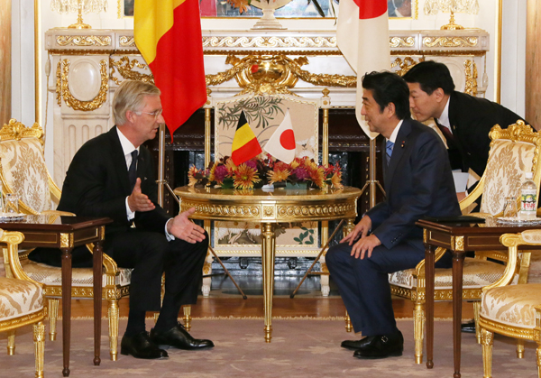 Photograph of the Prime Minister meeting with the King of the Belgians (1)