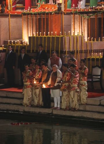 Photograph of the Prime Minister observing religious ceremonies at a ghat near the Ganges (1)