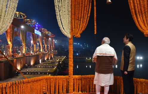 Photograph of the Prime Minister observing religious ceremonies at a ghat near the Ganges (3)