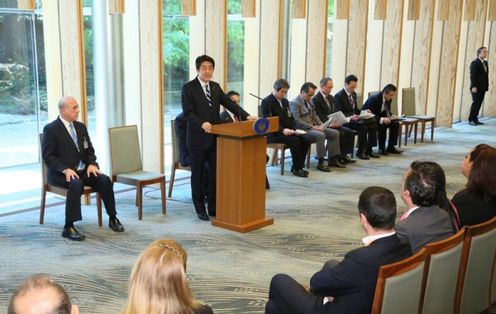 Photograph of the Prime Minister delivering an address (1)