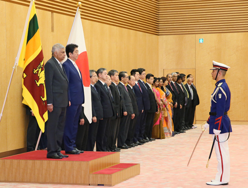 Photograph of the salute and the guard of honor ceremony (1)