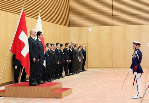 Photograph of the Prime Minister welcoming the President of Switzerland
