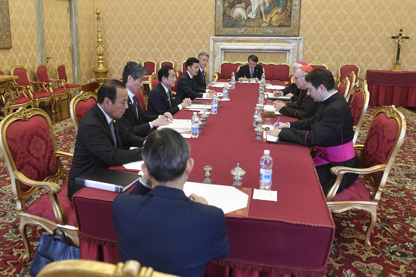 Photograph of the Japan-Vatican Summit Meeting (photo courtesy of VaticanMedia) (4)