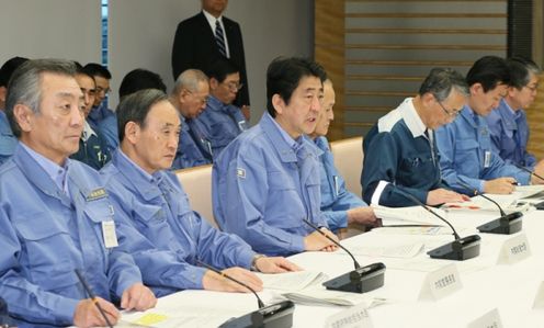 Photograph of the Prime Minister making a statement (Nuclear Energy Disaster Prevention Drill)