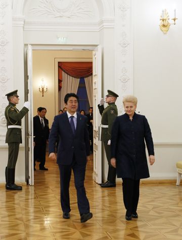 Photograph of the Prime Minister paying a courtesy call on the President of Lithuania (2)