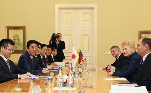 Photograph of the Prime Minister paying a courtesy call on the President of Lithuania (3)