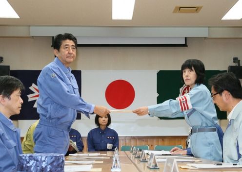 Photograph of the exchange of views with the Governor of Hokkaido and the mayors of relevant municipalities (2)